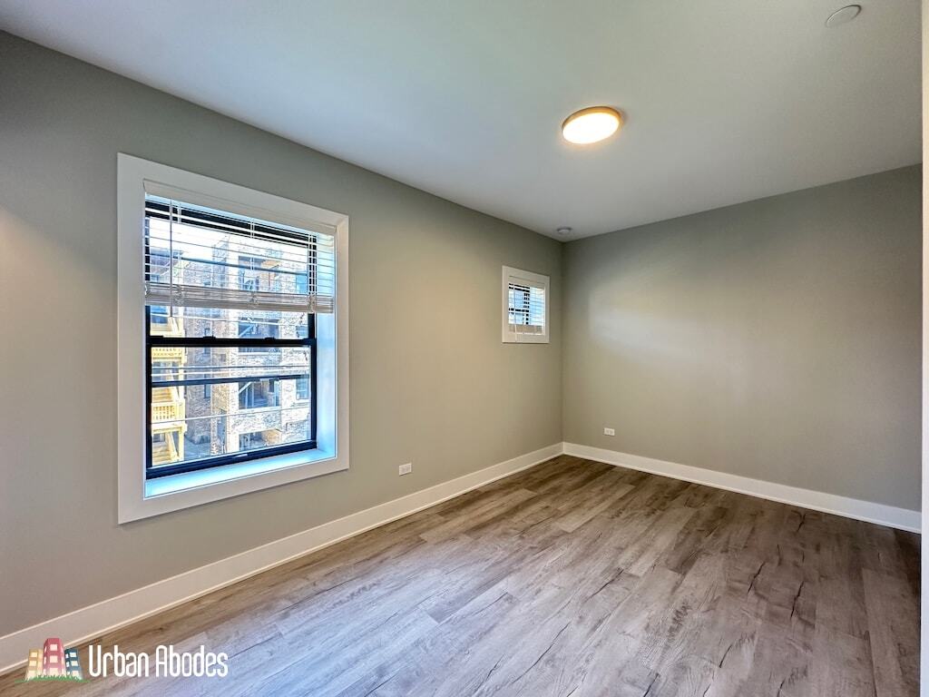 Building Photo - 1133 Oak Ave