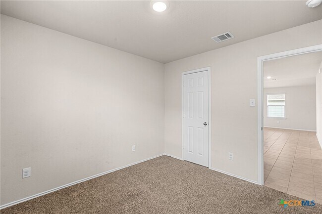 Building Photo - 5102 Karen Grn Dr