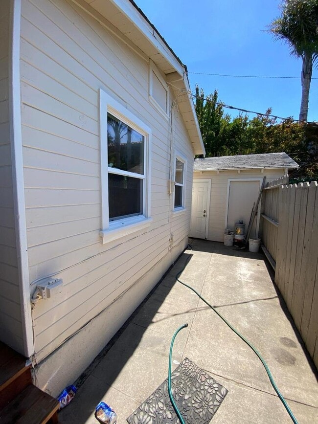 Building Photo - 3500 Portola Dr