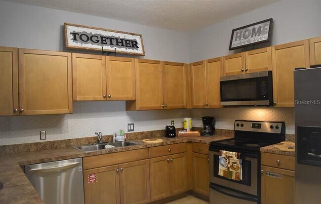 Building Photo - 3133 Sun Lake Ct