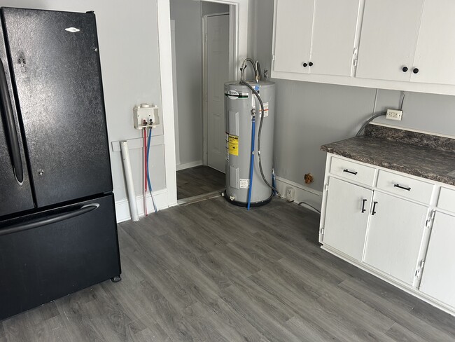 Building Photo - 1230 Old Wilkesboro Rd