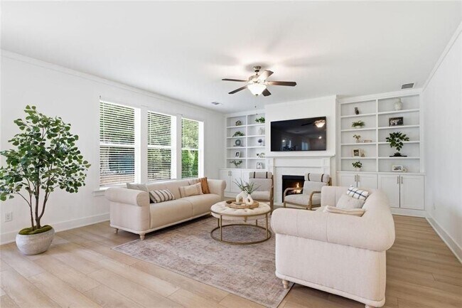 Building Photo - 5045 Reserve Dr