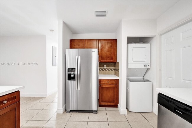 Building Photo - 30 SW 8th St