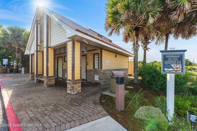 Building Photo - 1125 Jimmy Buffett Mem Hwy