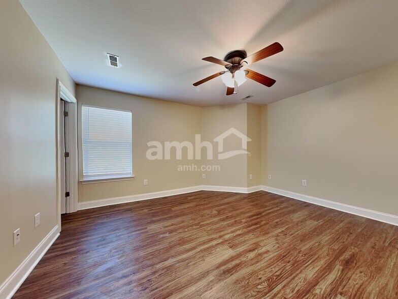 Building Photo - 10916 Parkgate Ln