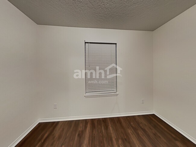 Building Photo - 2624 N Kristy Ave