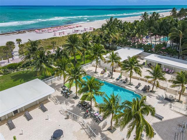 Building Photo - The Executive Condo