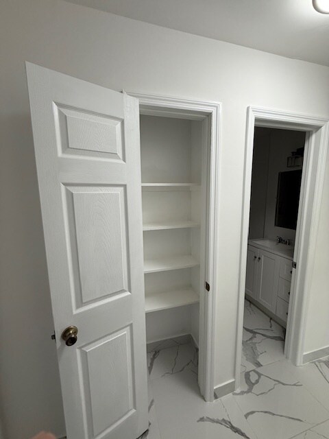 Building Photo - 5962