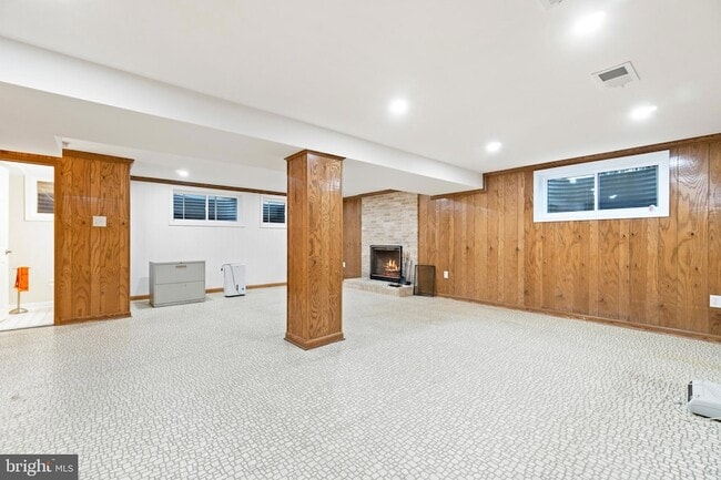 Building Photo - 1830 Clifdale Ct