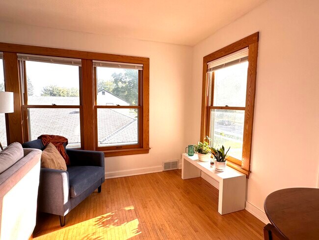 Building Photo - 6029 Portland Ave