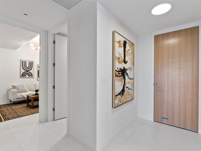 Building Photo - 1020 Sunset Point Rd