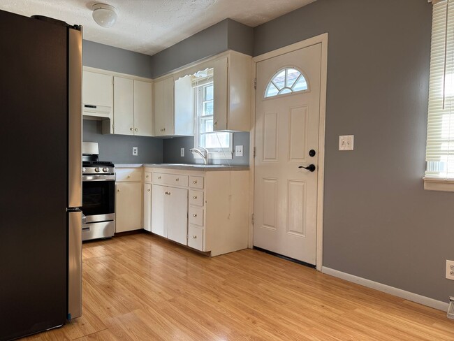 Building Photo - Charming Midtown 3BR Near Benson & UNO for...