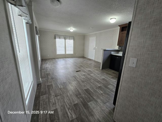 Building Photo - 105 Lone Pine Dr