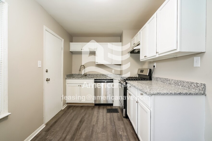 Building Photo - 2910 Frederickson St