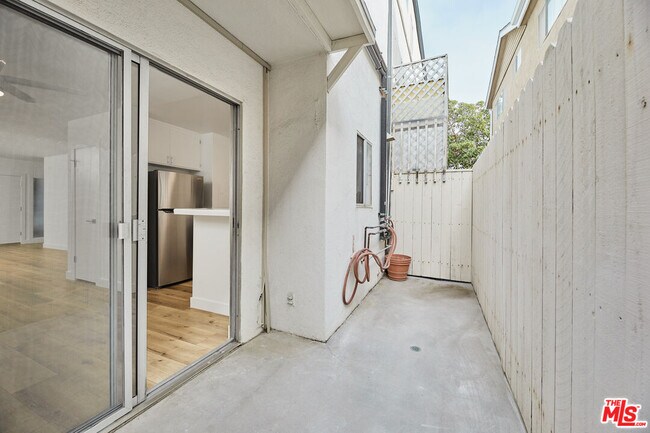 Building Photo - 918 16th St