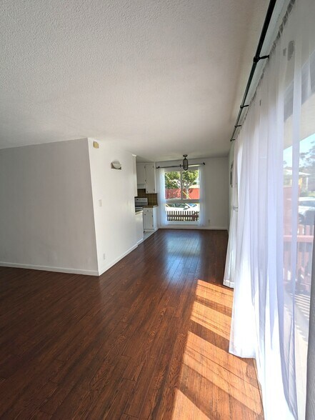 Building Photo - 3813 Huron Ave