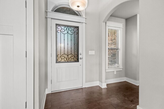 Building Photo - Come home to this stunning 4 bed/2 bath split floorplan home in Centerton!