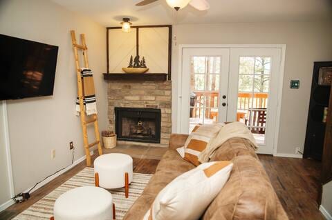 Building Photo - 604 White Mountain Dr