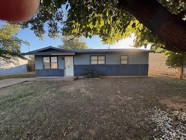 Primary Photo - 403 Teak Ave