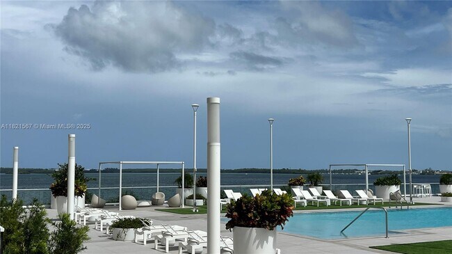 Building Photo - 770 Claughton Island Dr