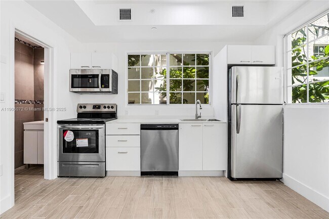 Building Photo - 1519 Pennsylvania Ave