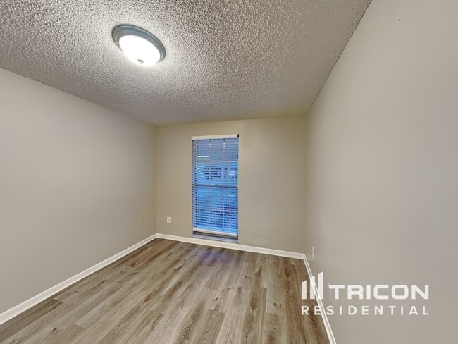 Building Photo - 16013 Woodpine Dr