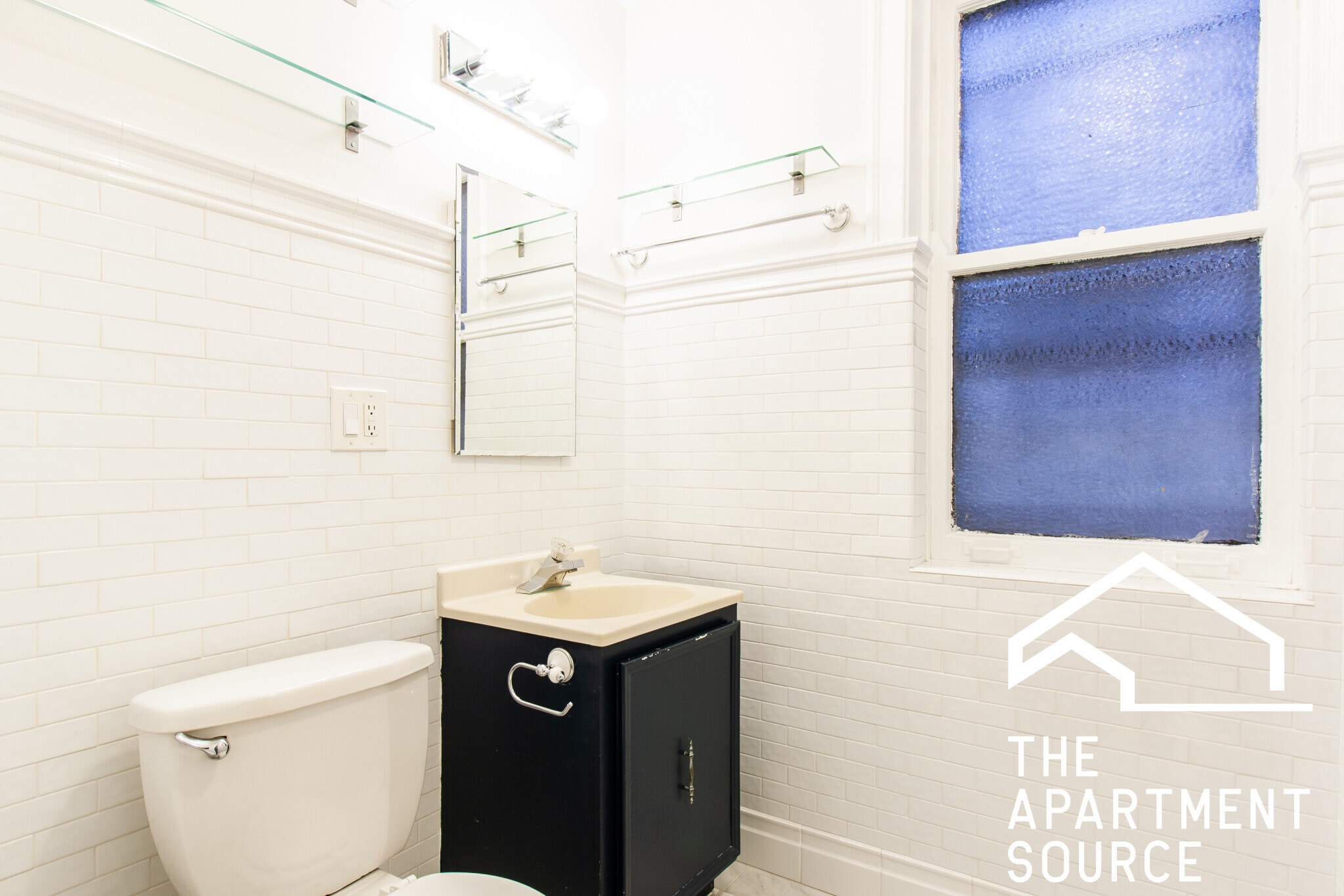 Building Photo - 652 W Buckingham Pl