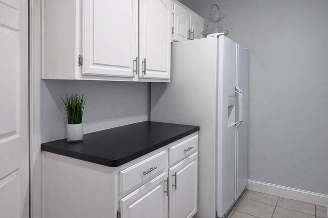 Building Photo - 16910 Country Bridge Rd