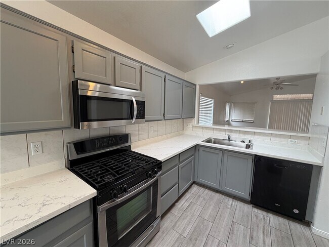 Building Photo - 5905 Silver Heights St