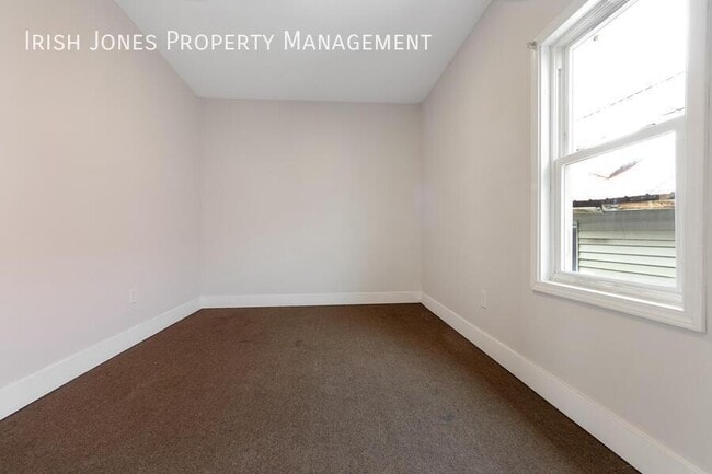 Building Photo - 308 Breckenridge St