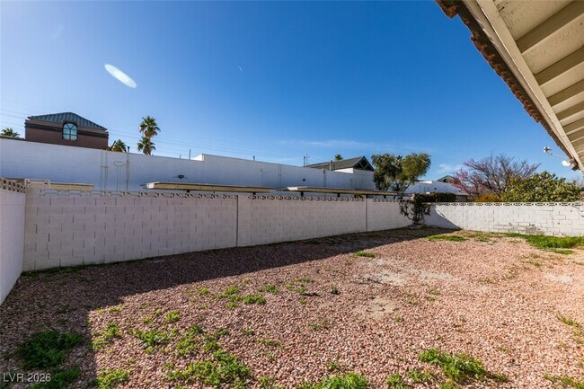 Building Photo - 6391 Chisos Dr
