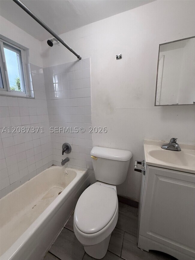 Building Photo - 237 NE 58th St