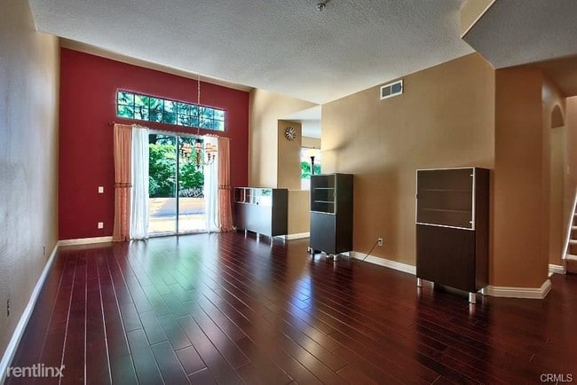 Building Photo - 3 br, 3 bath Townhome - 12650 Homestead