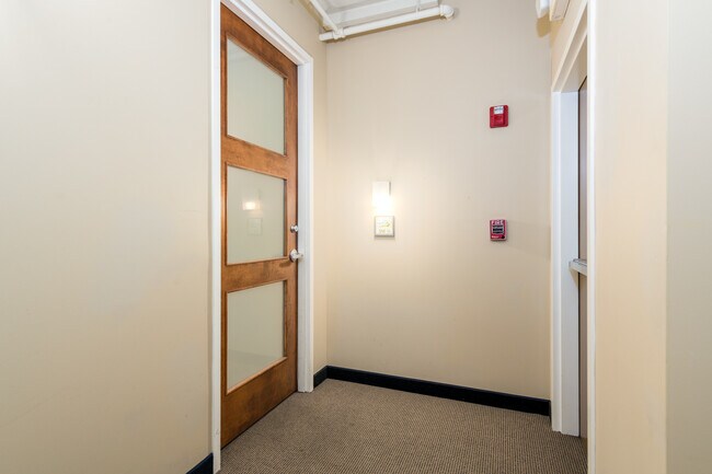 Building Photo - 4901 Washington Ave