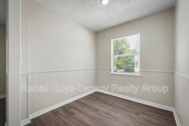 Building Photo - 10545 Citrus Ln