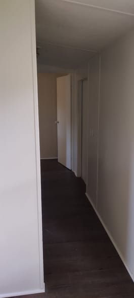 Building Photo - 1040 N Davis Dr