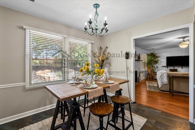 Building Photo - 1480 Spring Hill Cir