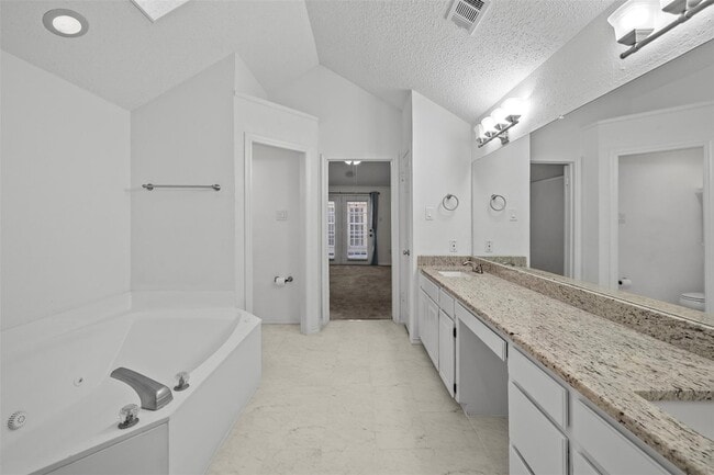 Building Photo - 1205 Olde Towne Dr