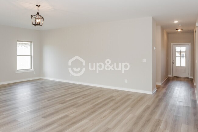 Building Photo - Fantastic 3bd/2ba home! Let yourself in!