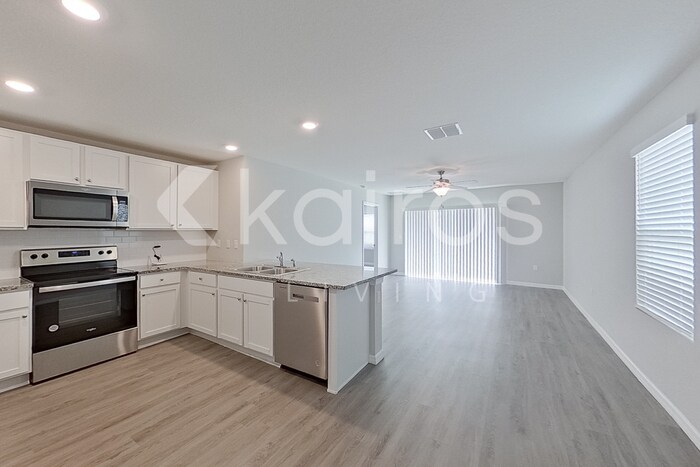 Building Photo - 8590 SW 44th Ct