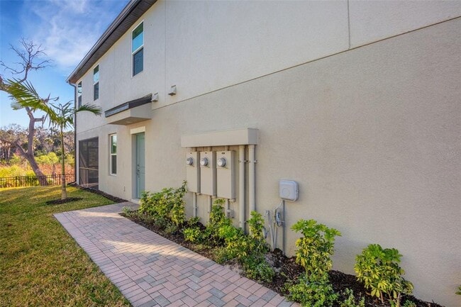 Building Photo - 5634 Tripoli Dr