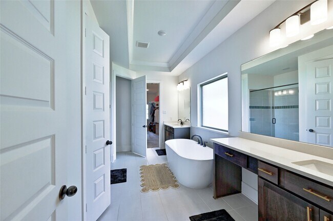 Building Photo - 6211 Shore Ridge Ct