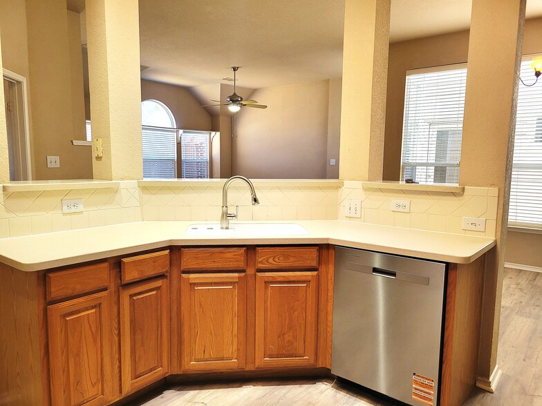 Building Photo - 4501 Aspen Glen Rd