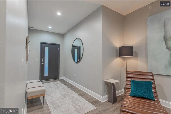 Building Photo - 3221 Noble St