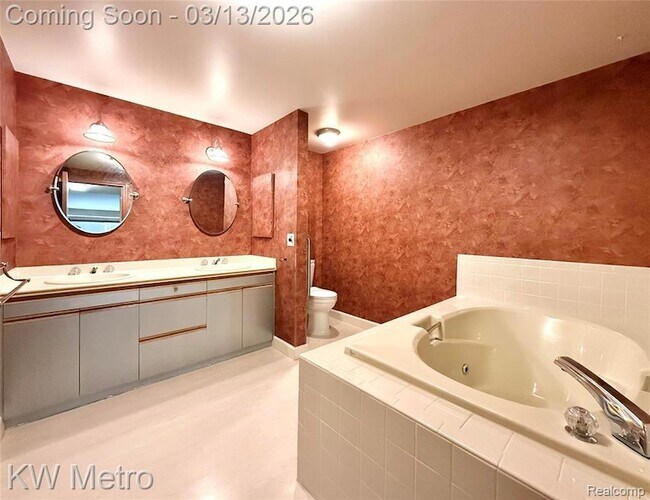 Building Photo - 875 GreenView Ct