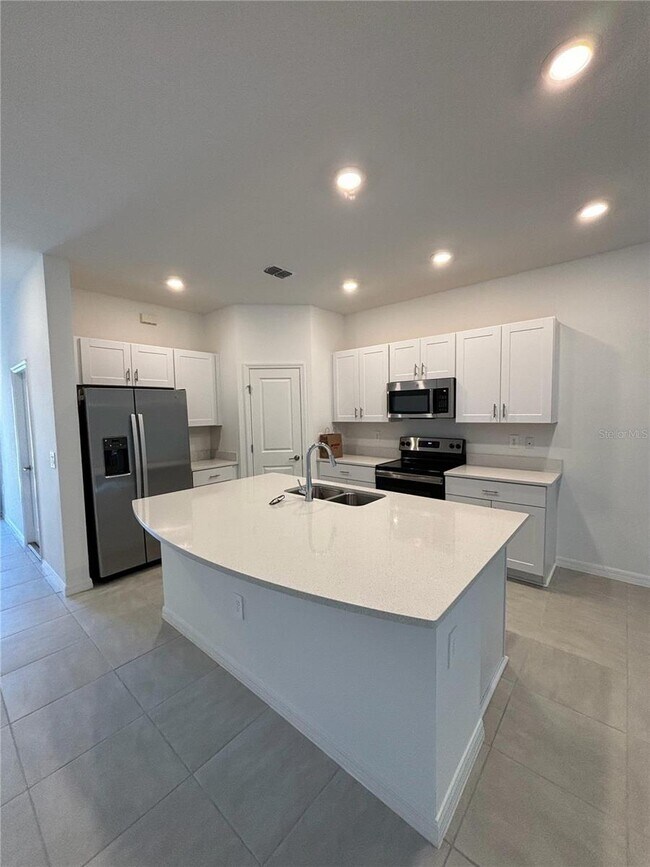 Building Photo - 2236 Portrait St