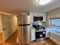 Building Photo - 16 Mayflower St