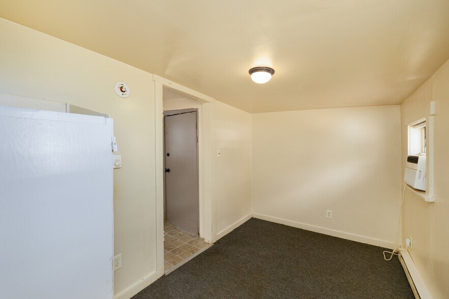 Building Photo - 1715 14th St S