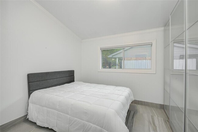 Building Photo - 5754 Wigton Dr