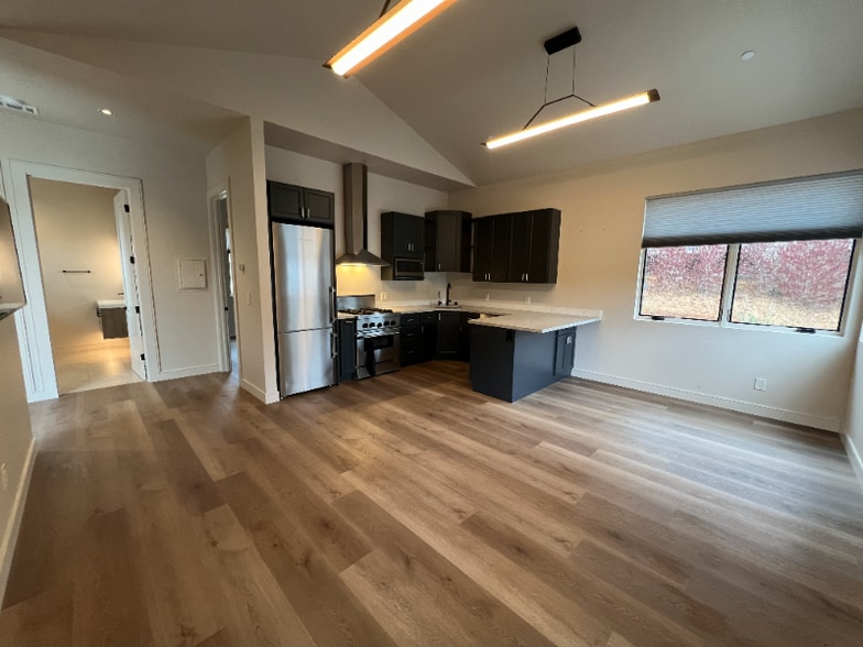 Building Photo - 86 Mt Madonna Rd